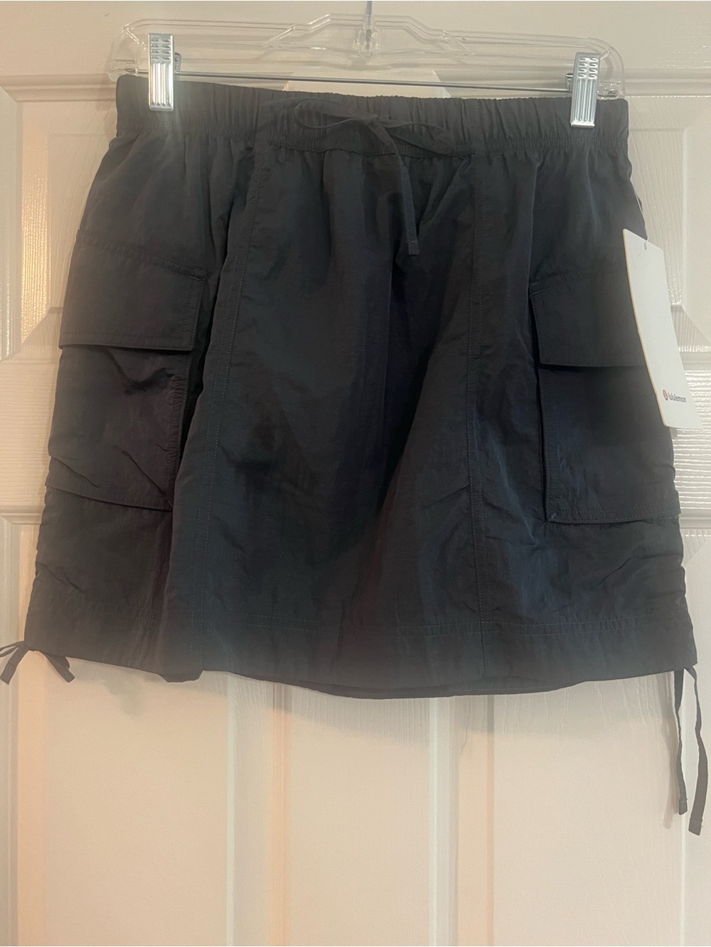 lululemon black cargo drawstring mini skirt